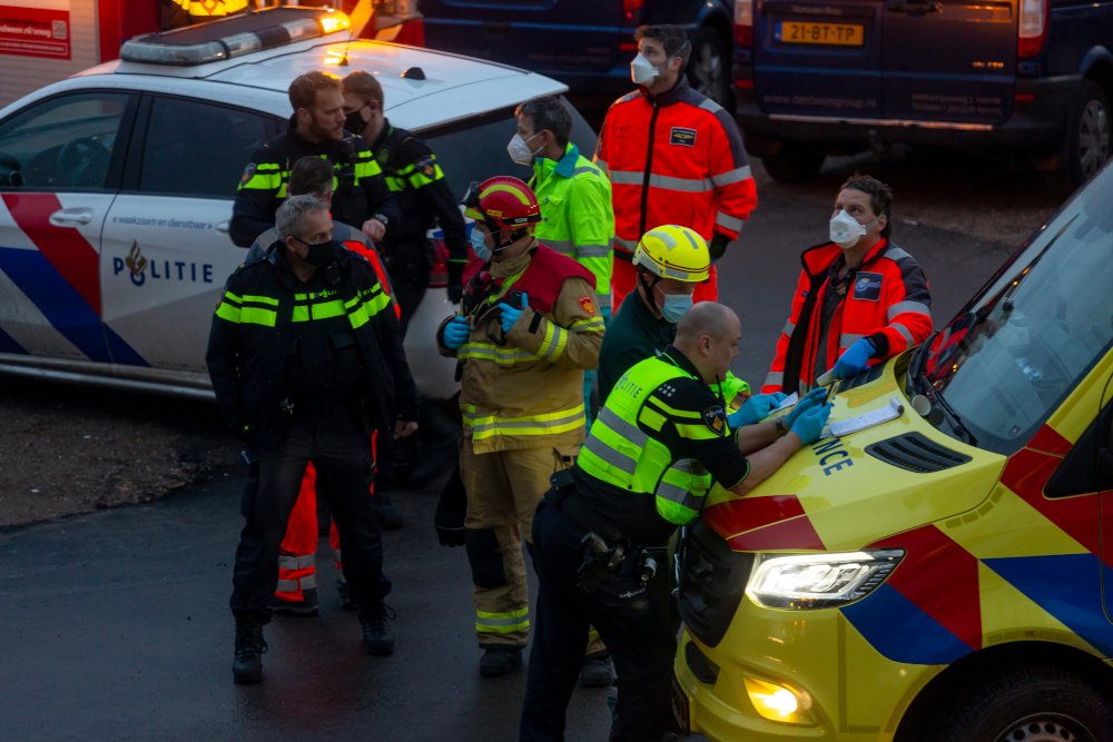 🗞️<a href="/esa/">European Space Agency</a> signs Memorandum of Intent with Public Safety Communication Europe to support the utilisation of #satellite applications for #PublicSafety

ESA &amp; <a href="/psc_e/">PSCE</a> will work together towards establishing interoperable public safety #communications systems.

👉ow.ly/5O4R50EbYg4