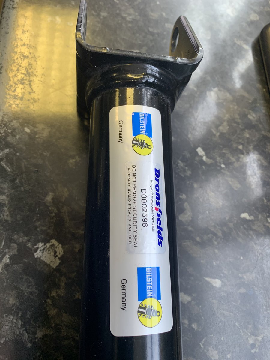 Mercedes suspension leaving #dronsfields today #bilstein #mercedessuspension #qualityassured #bodyshops #cargarage #mercedesindependents #repairmycar #instacar #mercedesexports