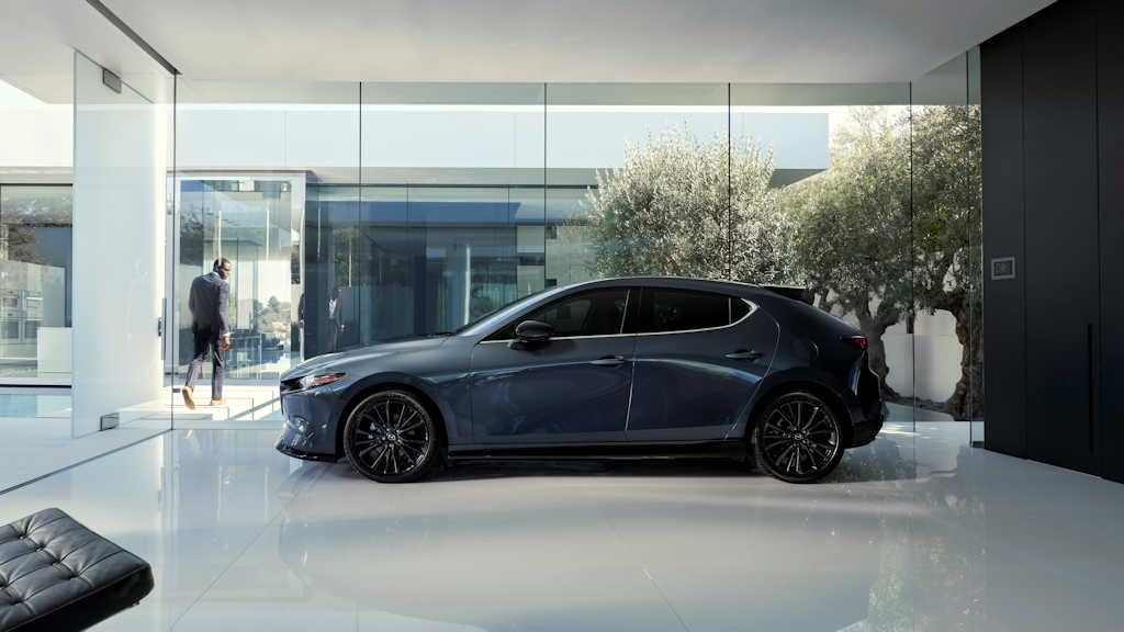 carguideph's tweet photo. The Mazda3's chief designer is now in charge of Mazda's North American design studio. #Mazda #MazdaDesign #CarGuidePH
https://t.co/w5AqmVzwvE https://t.co/L5JjaxEdLD