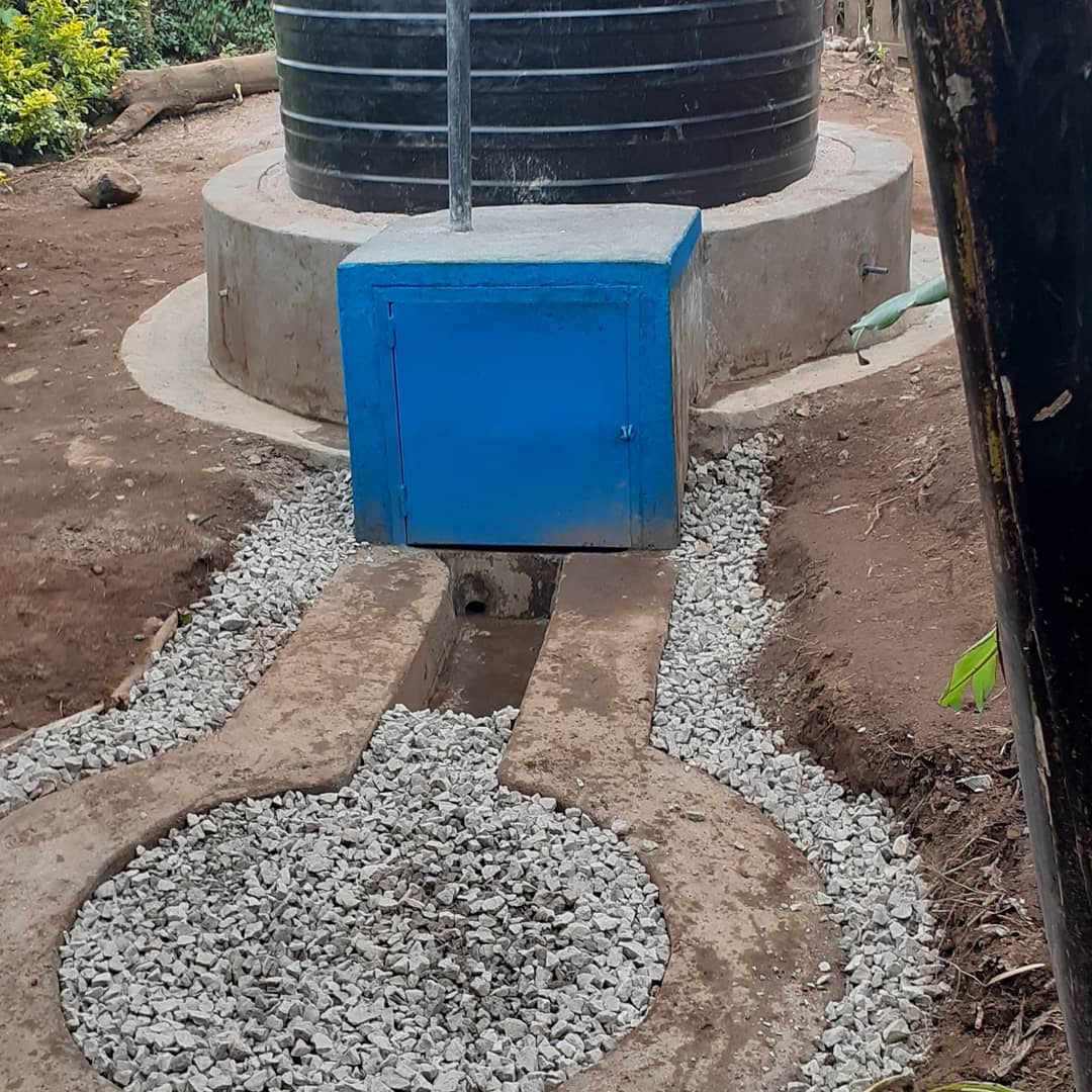 ardekubaho_rw's tweet photo. On 30th March 2021, a handover event of 15 Rainwater harvesting tanks installed in #Musanze under #W4VProject https://t.co/kIWghY7WAM