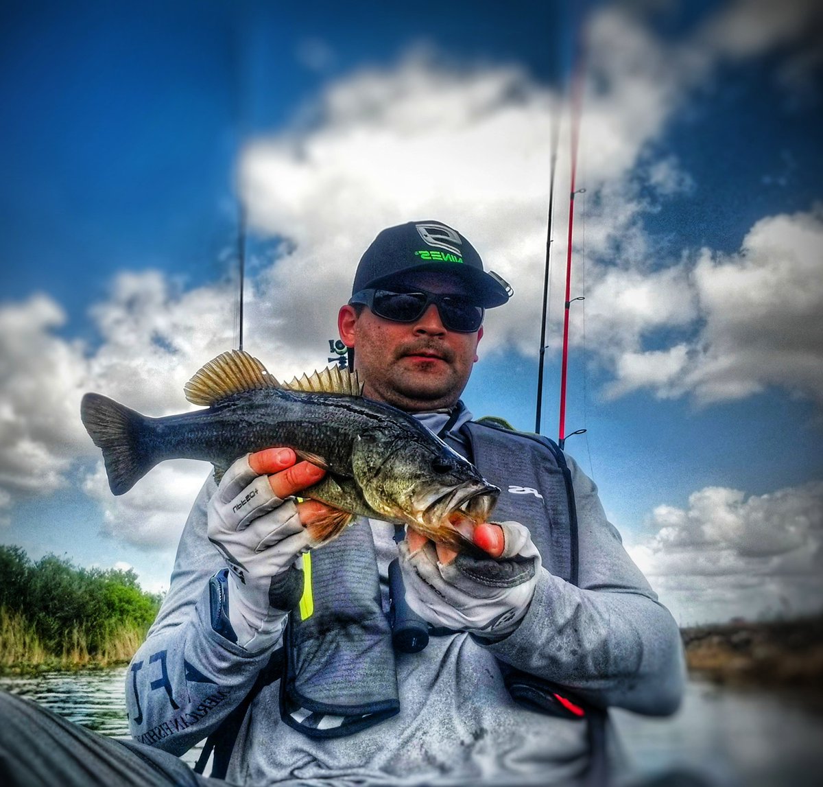 NicholasBeltr17's tweet photo. No matter how small or large a Largemouth is, it's always a great time and a learning experience for me despite how my day is going🤲🤲🤲🤲
#kayakbassfishing #kayakfishing #kayaking #nrsfishing #largemouthbass #fishmonkeygloves #tactcamfishing #shareyourcatch #tactcamfishi https://t.co/WWRF0IjFXd