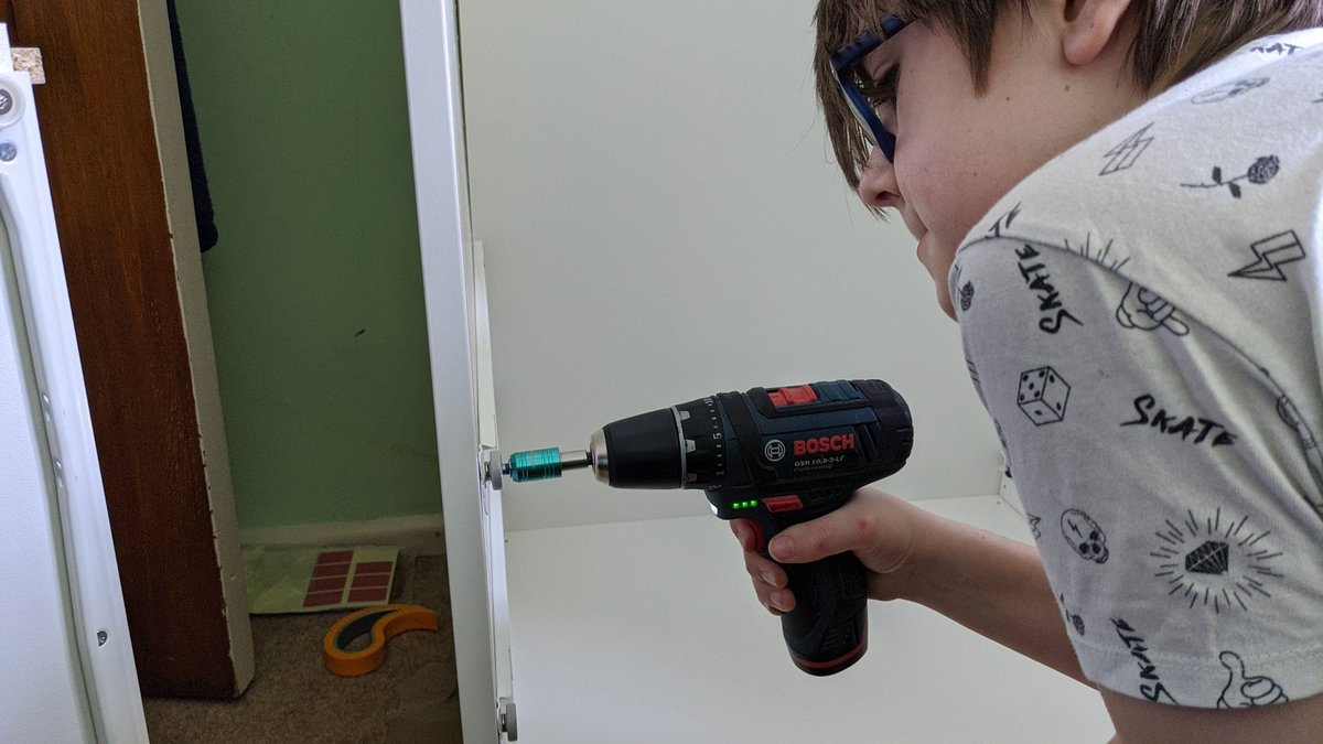 CannonFodder's tweet photo. IKEA SMASTAD wardrobe (pt.5)
Tom is now fitting the runners on the carcass.
#IKEAbuild https://t.co/B9FDU4xCIG