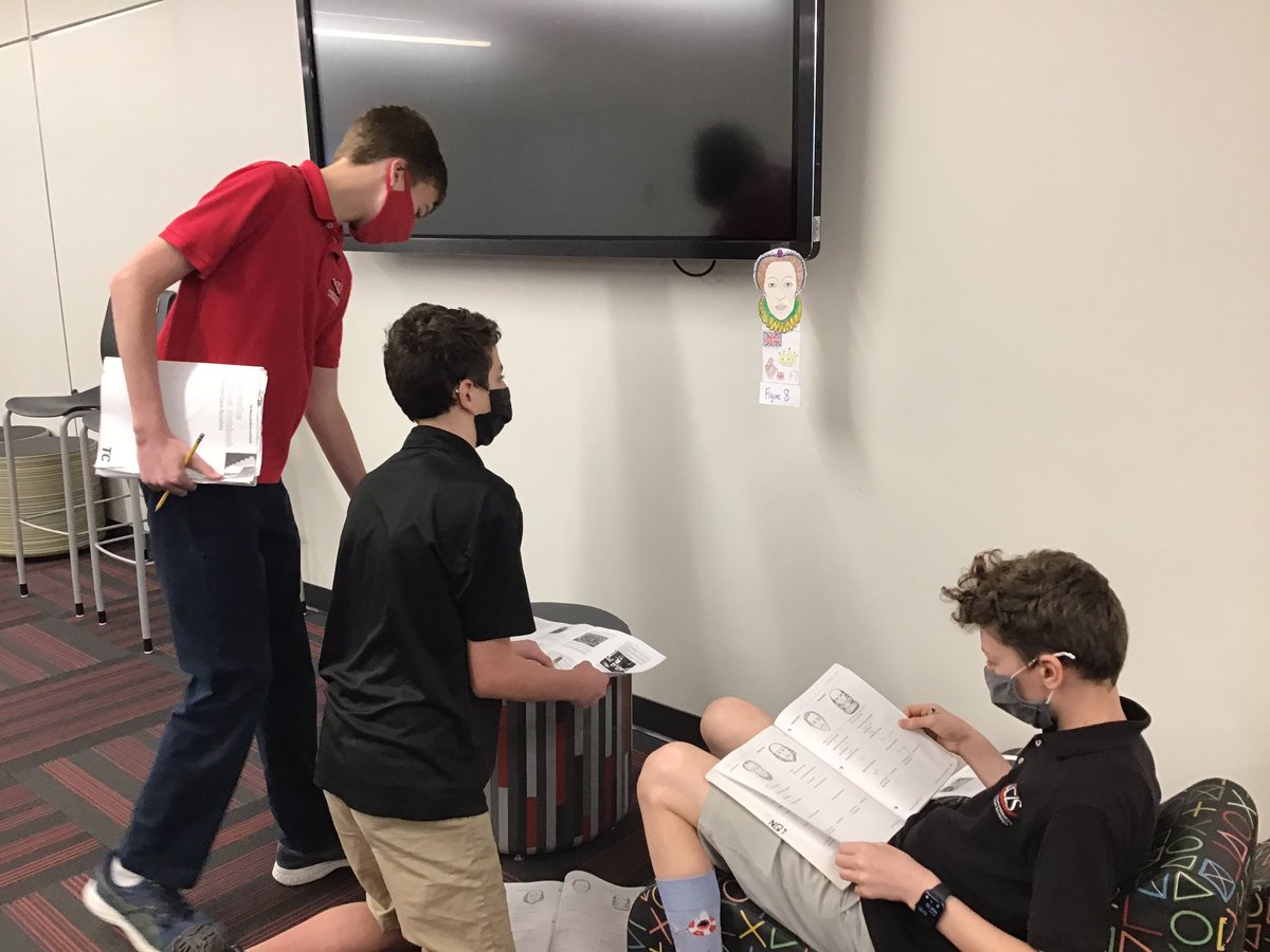Seventh graders created an art exhibit for their assigned renaissance leader. <a href="/CCLSChargers/">CCLS - St. Louis</a>