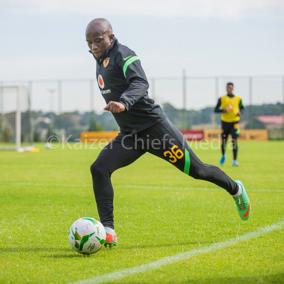 KaizerChiefs's tweet photo. Morning training session done ❤✌🏾 #Amakhosi4Life https://t.co/2TRQYph1fA