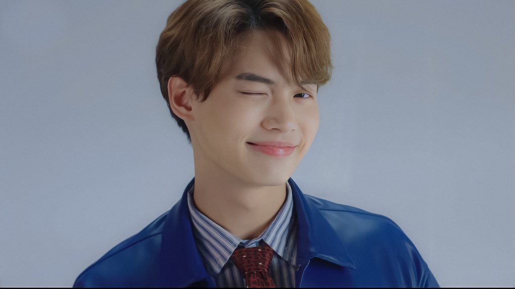 winglobalfc's tweet photo. In an hour, #TenYearsLater surpassed 100, 000+ views on Youtube! Keep on streaming fam! 

Let's give @winmetawin the love and support he deserves! 

Wash away the anger, sadness, or frustration from your hearts with our bunny's voice and visuals! 

#TenYearsLater
#winmetawin https://t.co/bRTsDKpmEl