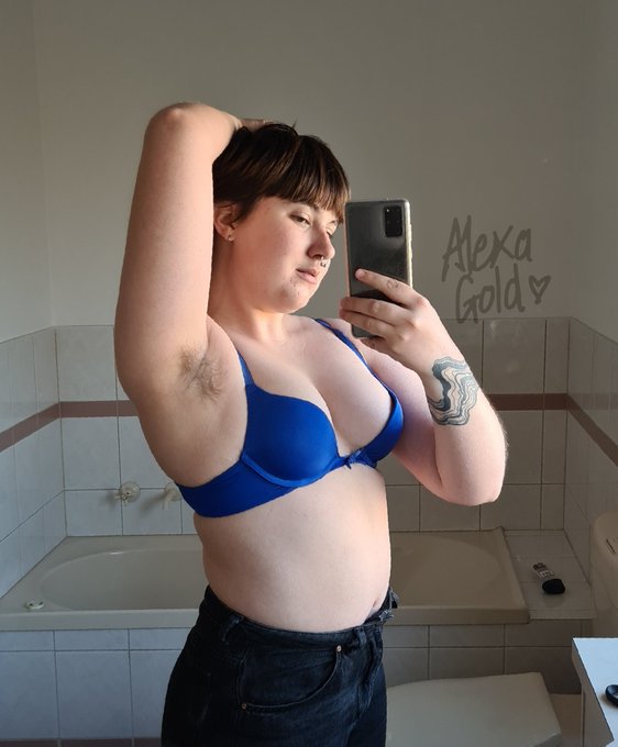 💙 Blue is my favourite colour 💙 https://t.co/z39CBtOwLg