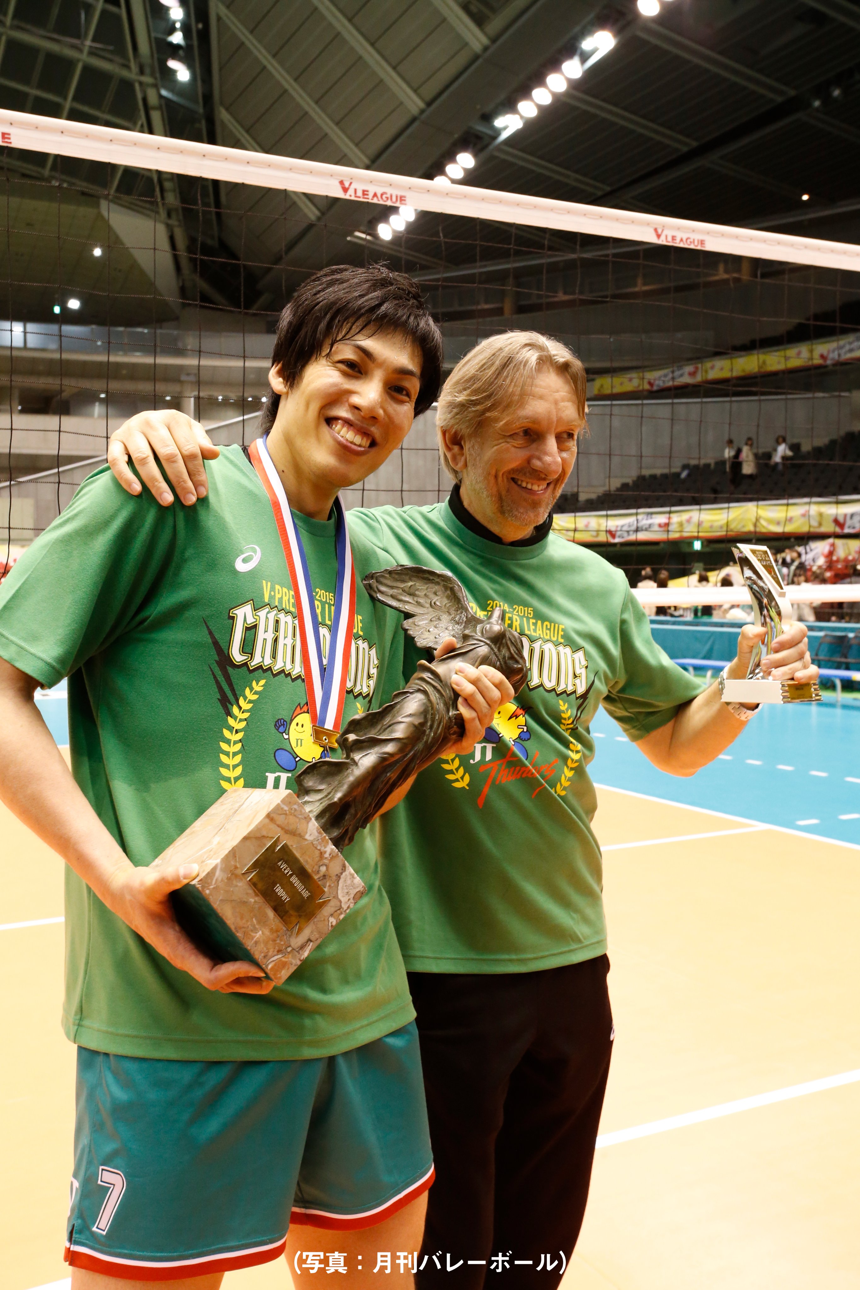 Vリーグ公式 Vリーグファイナル プレイバック ファイナルに向け過去の名勝負を振り返ります 14 15 V プレミアリーグ男子ファイナルで Jtサンダーズ が悲願の初優勝を果たした試合 最高殊勲選手賞に輝いたのはあの選手 Yu Koshikawa 詳細今