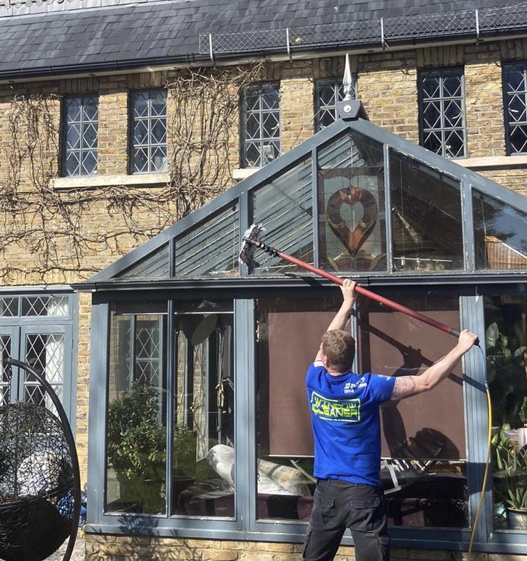 KentWindowClean's tweet image. Window cleaning in sunny #Broadstairs ☀️

Our colleagues are in #Broadstairs #Ramsgate #HerneBay and #Whitstable today. 

Wave👋🏻 to us if you spot us 😊