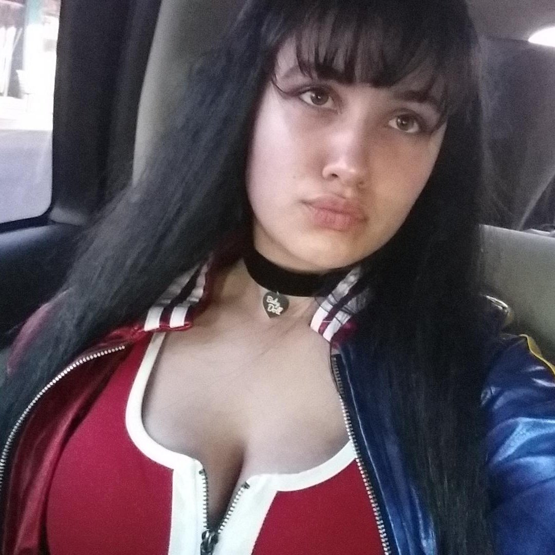 Lizzy_jones05's tweet photo. Throwback to when I went to a party as Harley Quinn. I think i rocked it. @MargotRobbie I am coming for your role lol. #young #dmme #bored https://t.co/YaxTHB0Giy