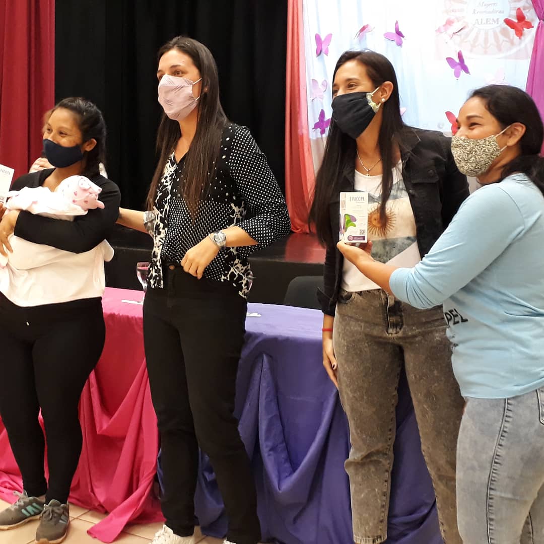 Leandro N Alem.Entrega de elementos de gestión menstrual , organizado por la Direccion de la mujer con la participación del Sr Intendente Valdy Wolenberg , Diputada Prov. Soledad Balan, Coord. Red de Mujeres de la Concordia Viviana Rovira y la Concejal de Posadas Anahi Repetto.