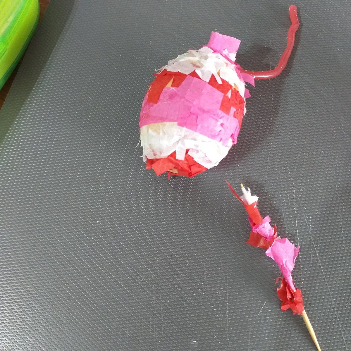 chips_lawson's tweet photo. @sirius_north #sanpledgechallenge #easter
Evelyn's (7r1) Pinata egg and The world! https://t.co/ILcoHuXb0L