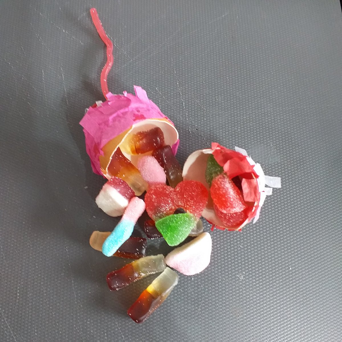chips_lawson's tweet photo. @sirius_north #sanpledgechallenge #easter
Evelyn's (7r1) Pinata egg and The world! https://t.co/ILcoHuXb0L