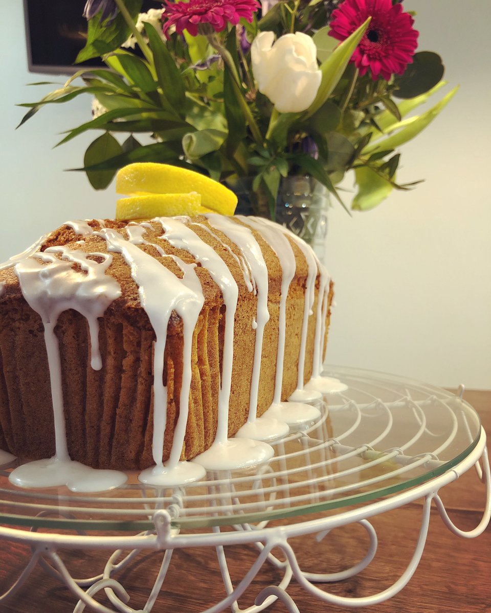 TheHomeEcHub's tweet photo. Madeira Cake with a Lemon Drizzle Icing 🍋
⠀⠀⠀⠀⠀⠀⠀⠀⠀
Recipe @Odlums_Ireland
225g/8oz Self Raising Flour
225g/8oz Caster Sugar
170g/6oz Butter
4 Eggs
2 tablespoons Milk
1 teaspoon Vanilla Extract
#homebaking #homeeconomics #homemadecake #homeec #creamingmethod https://t.co/2Z5AE5hI9N