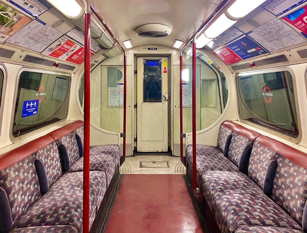 MrTimDunn's tweet photo. And a few more #EmptyUnderground during #SecretsOfTheLondonUnderground https://t.co/6W9hyXgyKd