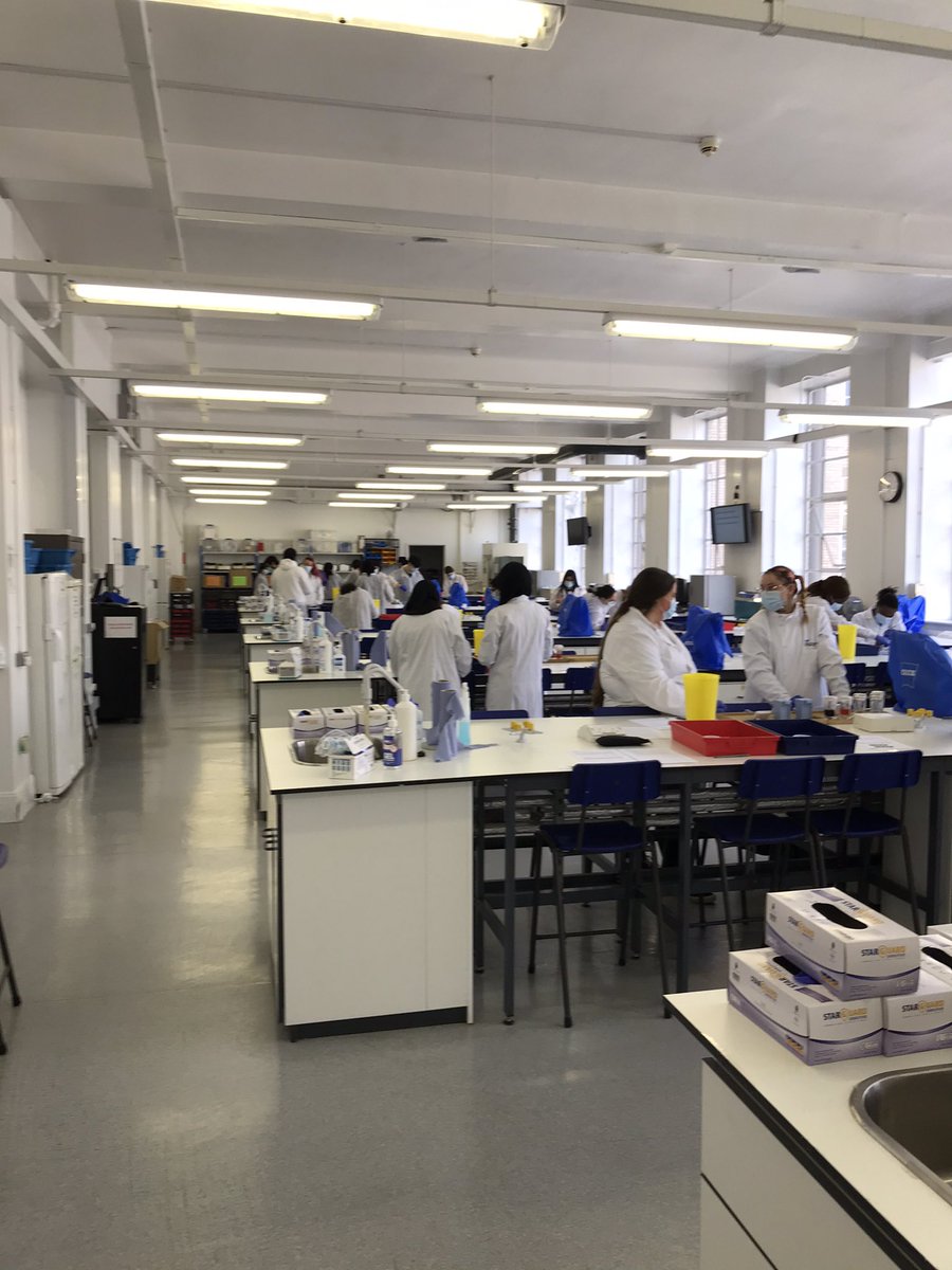 Great to help BMS and Medical students work together in our IPL session <a href="/AstonBioscience/">Aston Biosciences</a> <a href="/AstonMedicine/">Aston Medical School</a> #ipl #colleagues