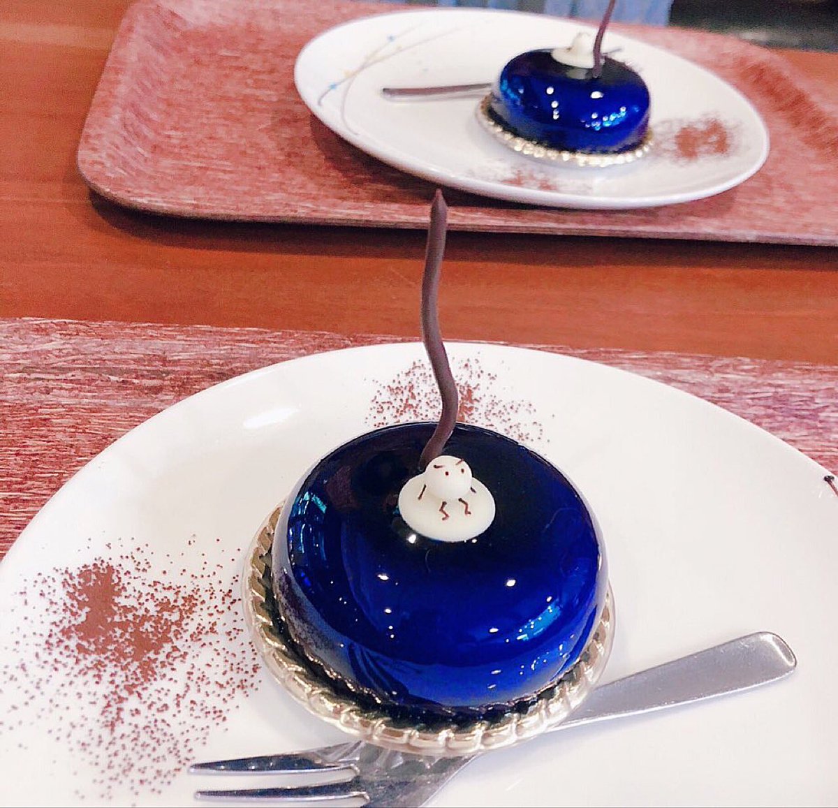 ミティークさんの青いケーキは人生で一番美味しかったケーキなので ぜひこの5色ケー たつきのイラスト
