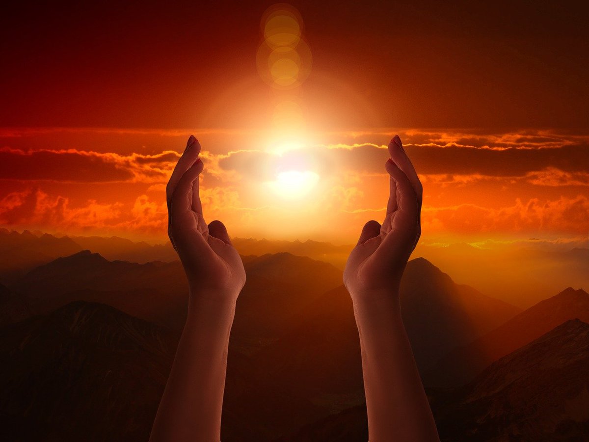 SKRMmeditate's tweet photo. हमारी आत्मा भौतिक वर्णन से ऊपर है, क्योंकि..
https://t.co/vQvSGPGACv                                                          #Soul #Invisible #Conscious #Light #Sound #InnerLightAndSound #SantRajinderSingh #MasterRajinder #SantRajinderSinghJiMaharaj #SawanKirpalRuhaniMission https://t.co/CrZg0Tz90I