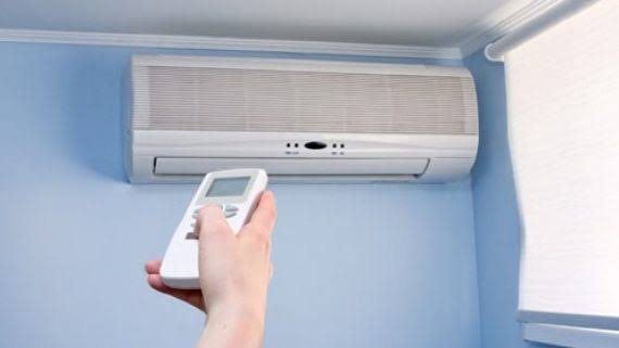 Aayush_21_'s tweet photo. When it's too hot .
 
Rich guyz                                     me https://t.co/ETggygbjeo