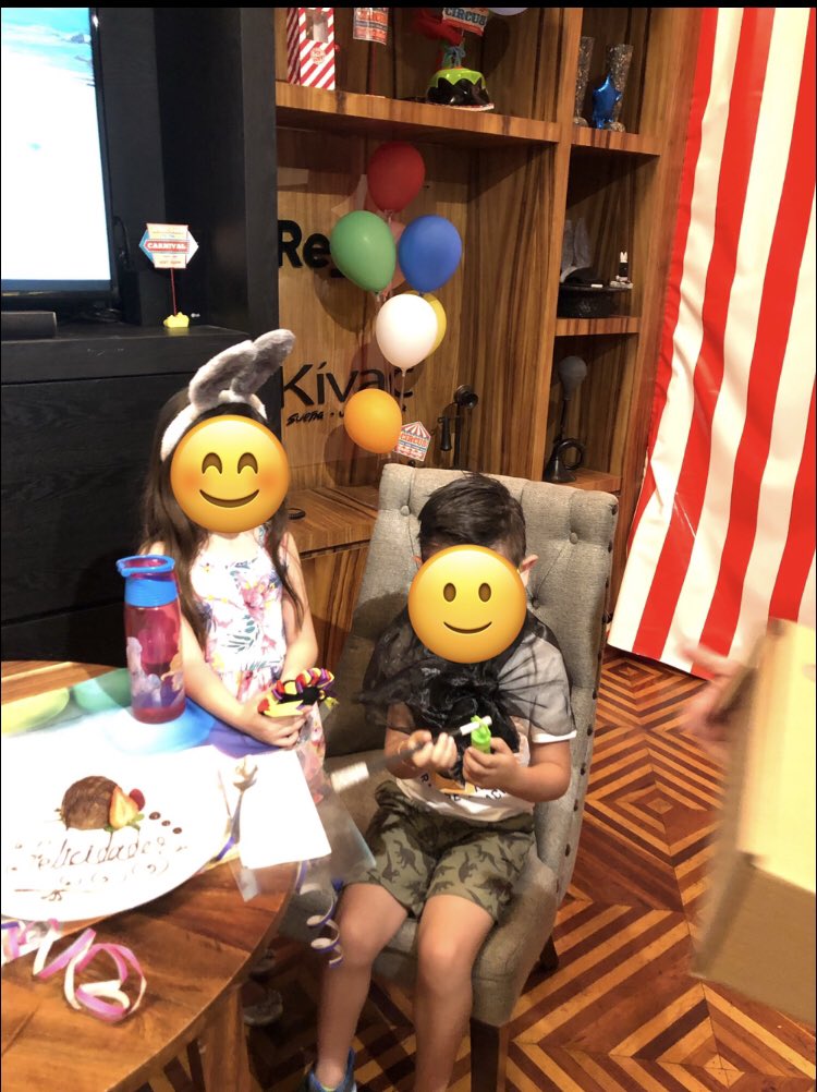 Perre_mx's tweet photo. @fiestamericana muy grata sorpresa en hacienda Galindo, festejamos el cumpleaños de mi hija y así nos recibieron... muchas gracias! Gran detalle https://t.co/DD96cUWRpn