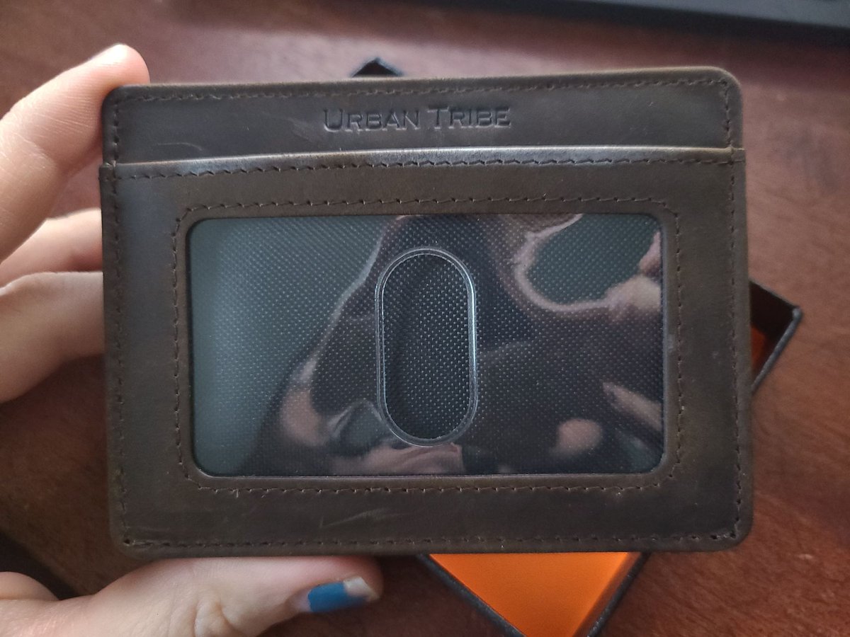 shannon201256's tweet photo. If you want a minimalist genuine leather wallet this one is for you! Check it out today! https://t.co/rSleXHg24D https://t.co/Z1OT5NByXC