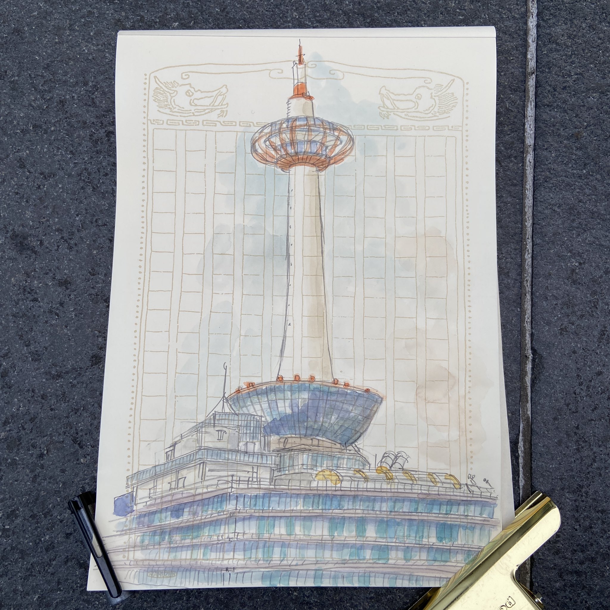 横山 ゴロー 京都駅ビルから描いた京都タワー レトロな原稿用紙デザインの入った便箋を手に入れたので早速使ってみた 上に描いてある竜の絵がなんとも良い 絵 イラスト スケッチ 水彩画 絵描きさんとつながりたい イラスト好きさんと繋がりたい
