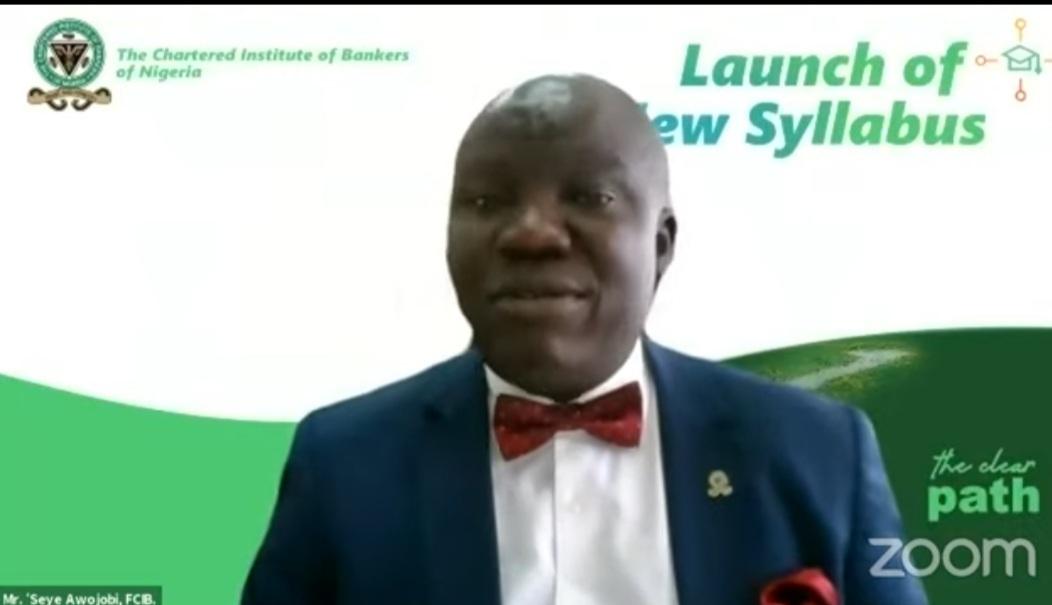 cibnigeria's tweet photo. Mr. Seye Awojobi, FCIB,  Registrar/CEO, @cibnigeria  made known during the overview of the syllabus that the review of the syllabus is not in any way late but rather timely as ylthe future of work and career start  now.
#CIBNCares 
#CIBNNSL 
#Banking https://t.co/FJ8DCYcVFn