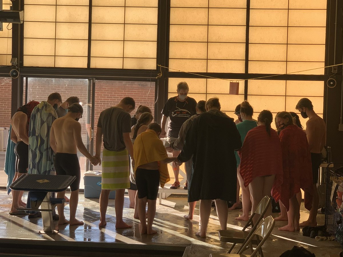 CMSHawks's tweet photo. CHS/CMS finally got in a Swim meet for 20-21 season! It was intrasquad and the kids did great! Kudos to the kids, parents, Coach Jan, & Coach Zeke! #ClintonHawkPride #GoDragons #ClintonSharks https://t.co/cIulTvtpsT