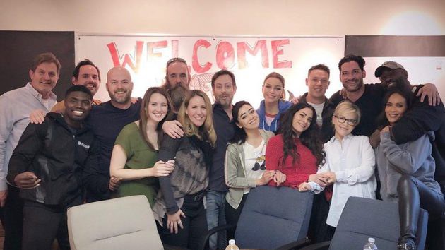 Deckerstar410's tweet photo. Então... as gravações acabaram e eu estou uma mistura de sentimentos, estou feliz por termos conseguido encerrar as gravações, por termos a oportunidade de finalizar a série do jeito que a produção queria. E estou triste por minha série preferida chegar ao fim, por ser o fim + https://t.co/f8cqoJPOZg