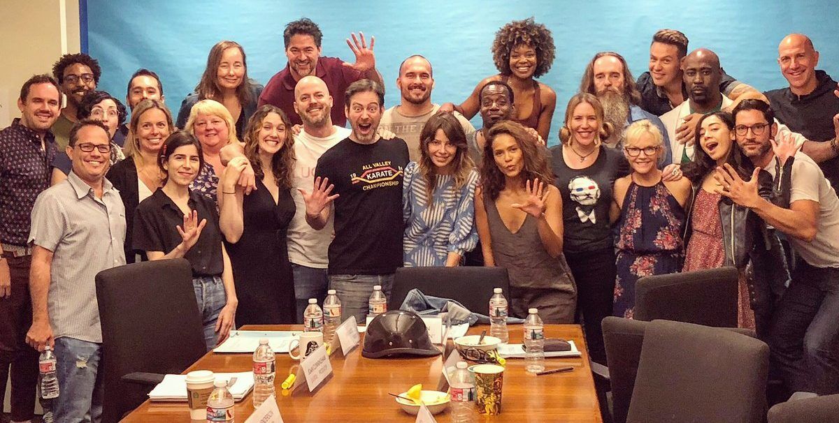Deckerstar410's tweet photo. Então... as gravações acabaram e eu estou uma mistura de sentimentos, estou feliz por termos conseguido encerrar as gravações, por termos a oportunidade de finalizar a série do jeito que a produção queria. E estou triste por minha série preferida chegar ao fim, por ser o fim + https://t.co/f8cqoJPOZg