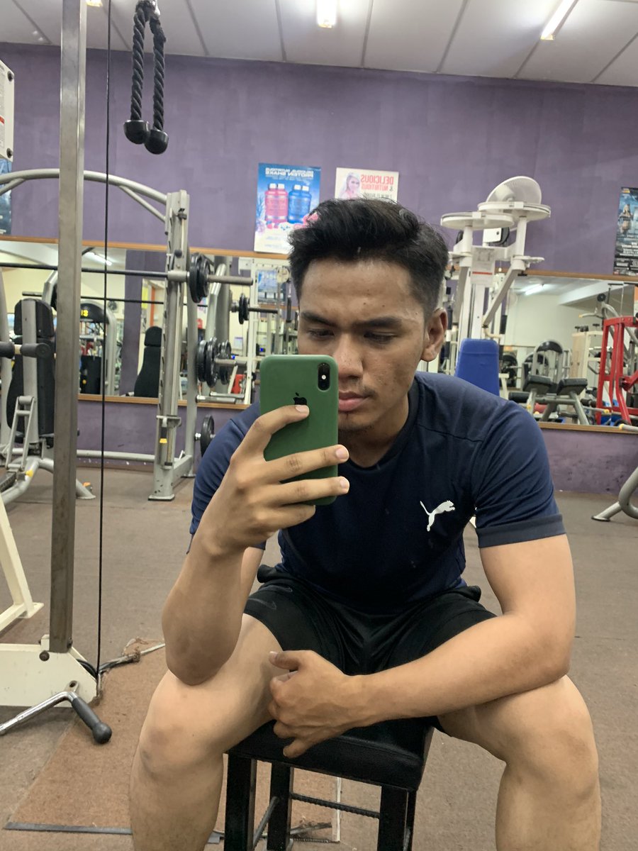 mfd_fd98's tweet photo. Muka hitam kaki putih 🤣😂 

Harini mmg mantap 9 item, Full body workout + Endurance! Nafas tuh ada laa mcm babi gak 🤣😂

But i trust the process and more to go 💪🏻✨

#hiduppaehh #ComebackStronger #Championtobe #Focusontarget https://t.co/md3GmnBMLu