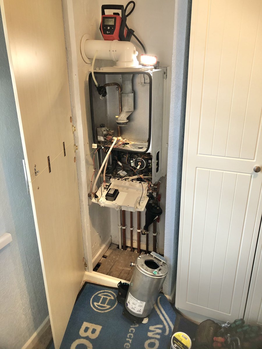 Btechheating's tweet photo. Boiler service ๐ฅ gave this one the works, we installed it 11 years ago aiming for another 11 ๐ค๐ป. #boilerservice #worcesterbosch #heatingengineer #whichtrustedtrader #btechheating #shoplocal #localbusiness https://t.co/V2vcxBxtGU
