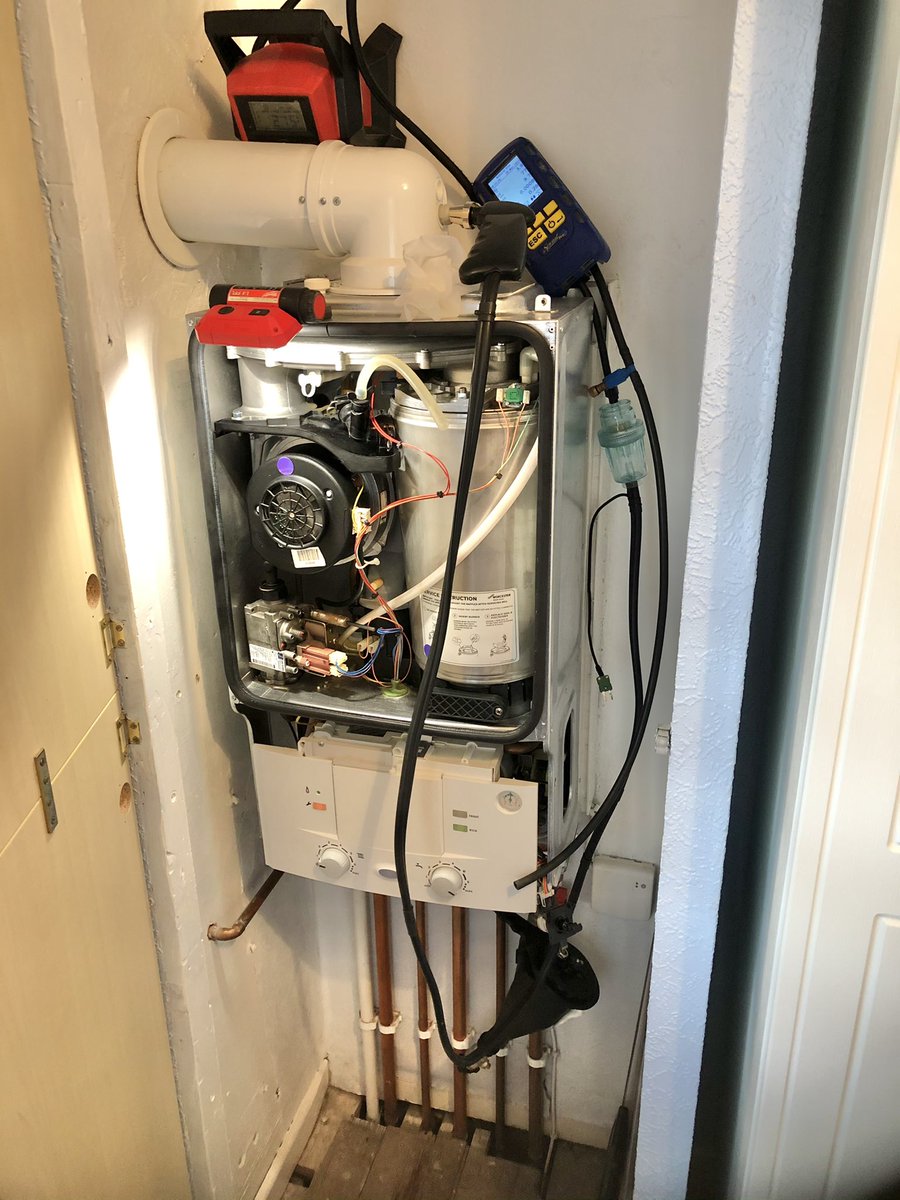 Btechheating's tweet photo. Boiler service ๐ฅ gave this one the works, we installed it 11 years ago aiming for another 11 ๐ค๐ป. #boilerservice #worcesterbosch #heatingengineer #whichtrustedtrader #btechheating #shoplocal #localbusiness https://t.co/V2vcxBxtGU