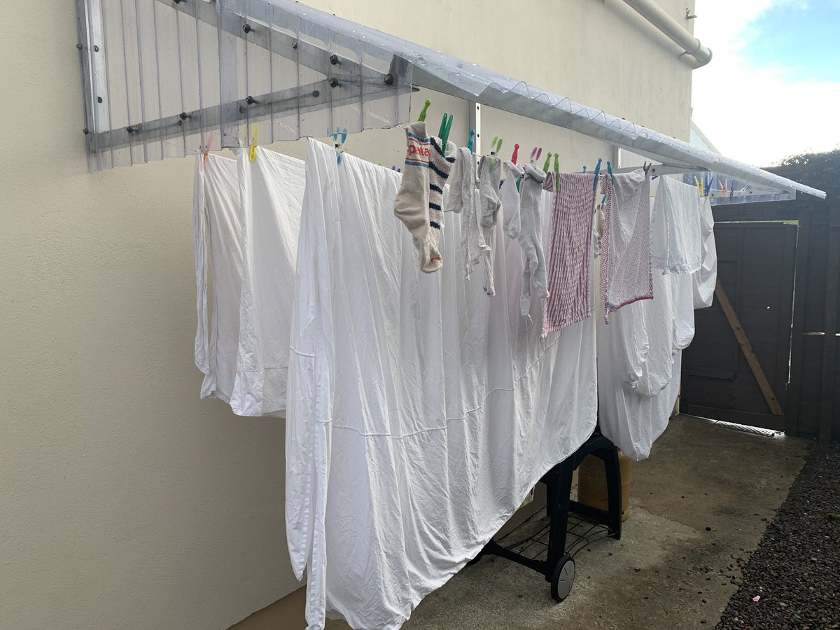 CanopyCovers's tweet photo. Great drying out there today almost forgot what the sun looked like these past few weeks 😂☀️

#clotheslinecanopy #weather #washing #laundry #ireland #shopirish #shoplocal #sunshine #irishweather https://t.co/N02meCm9dl