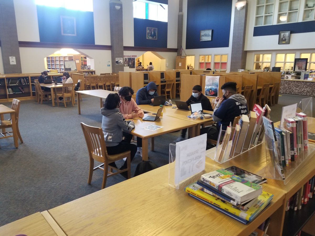 leybrarian's tweet photo. Good to have Owls back! #backtoschool @HartfordPublic_ https://t.co/NX7tMUI9En