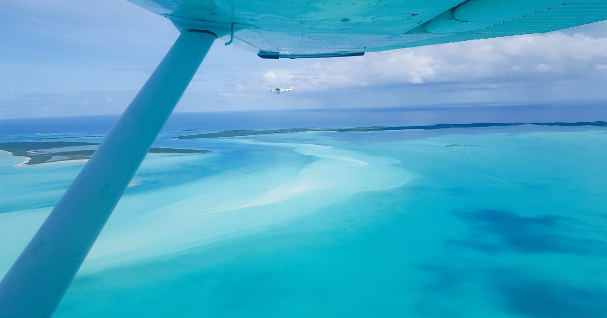 atomiclavender's tweet photo. Once you go out into the world, you never return the same way as you left. 
Flying over The Exumas certainly changes how you see shades of blue forever. 💙🇧🇸

https://t.co/A6a3W02RHG 

#exuma #bahamas #discovery #AtomicLavender #SocialMediaManager #DigitalStoryteller https://t.co/ftX8bfG9Lx