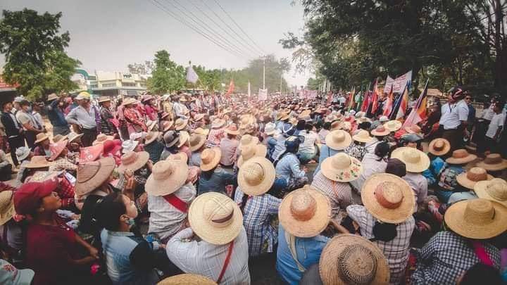 Thousands of people joined in sit-in protest against military regime in Tanze City, Sagaing Region. Although Military terrorist tried to crackdown on protest, the strike was successful. 
ABOMINABLE CRUELTY 
#Mar30Coup
#WhatsHappeningInMyanmar