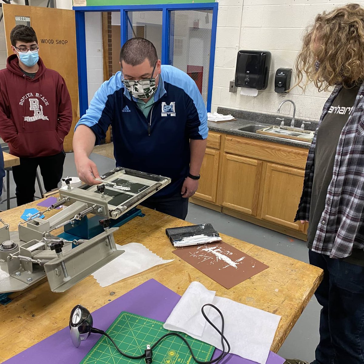 bhamm01's tweet photo. @pajahamm_advisory field trip produced some stellar results!  #screenprinting #advisory #teamwork https://t.co/ZNu1NWnnr7