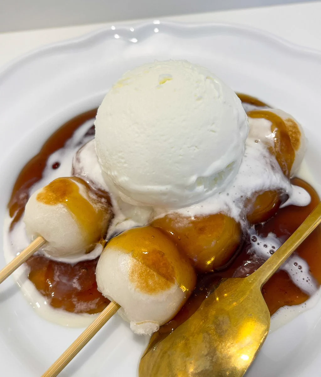 豪快にアイスを乗せたみたらし団子が食べたいなら、ジャパニーズアイス櫻花へ！