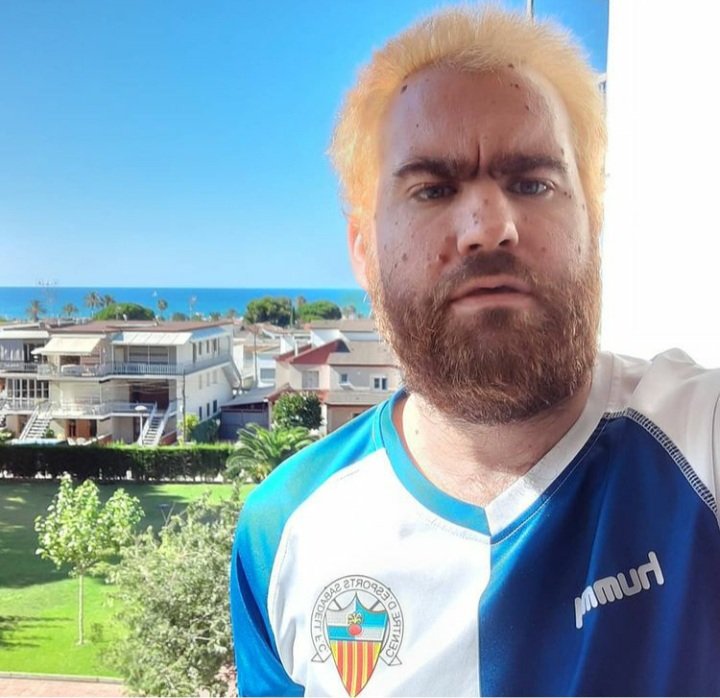 xavigirvent's tweet photo. M'apunto al repte de  #juntshoaconseguirem

De @SupportGolNord 
Honor al @CESabadell 
🔵⚪️🔵⚪️ https://t.co/A2U6JmuhY8