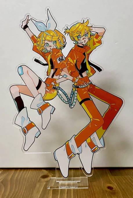 試作で作ったアクスタ届いた〜!!
190はめちゃくちゃデカい(キャラメル比較) 