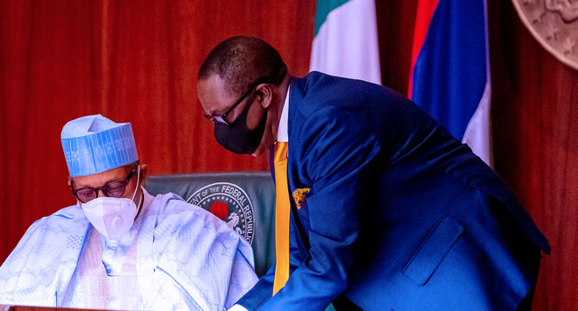 channelstv's tweet photo. JUST IN: Buhari Orders Service Chiefs To Identify Leaders Of Bandits, Kidnappers https://t.co/5zUWTz18Be https://t.co/HoGeSDura9