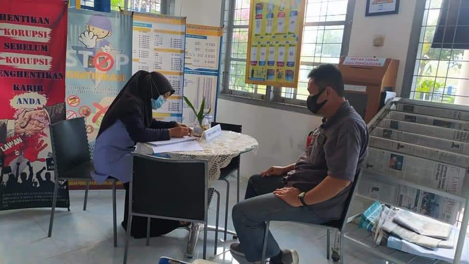 BBPBL_LAMPUNG's tweet photo. Pelayanan Publik BBPBL Lampung melakukan pelayanan penerimaan sample air Tambak, sebanyak 5 sample dari PT. Gold Coin, Suak - Kalianda, Lampung Selatan. Parameter yang akan diuji di Lab. BBPBL adalah uji TOM dan Amonia.
#bbpbllampung #sampelair #ujilab https://t.co/AffFbUaFmJ