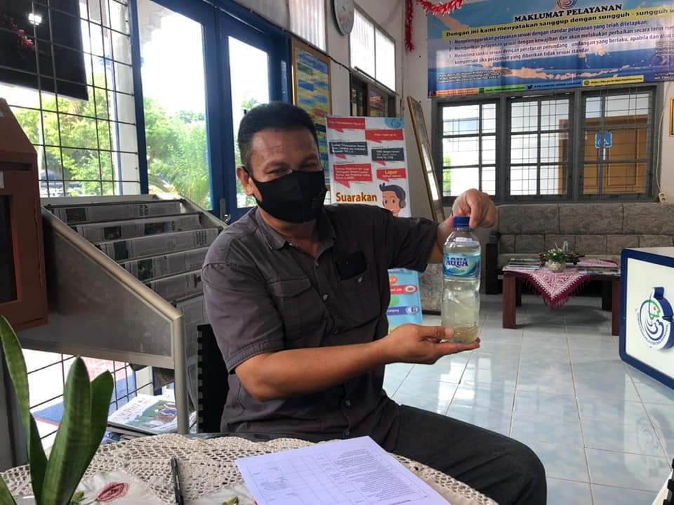 BBPBL_LAMPUNG's tweet photo. Pelayanan Publik BBPBL Lampung melakukan pelayanan penerimaan sample air Tambak, sebanyak 5 sample dari PT. Gold Coin, Suak - Kalianda, Lampung Selatan. Parameter yang akan diuji di Lab. BBPBL adalah uji TOM dan Amonia.
#bbpbllampung #sampelair #ujilab https://t.co/AffFbUaFmJ