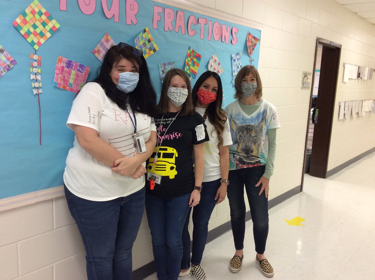 kmcdonaldsclass's tweet photo. 4th grade is ready for Read Across America Day! https://t.co/TGgsHdKC1G