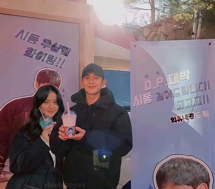 mastermandukie's tweet photo. why im so kilig in this photo but its only edit my ghooddd!!!! 
#snowdropiscoming https://t.co/nfuy0dn74Q