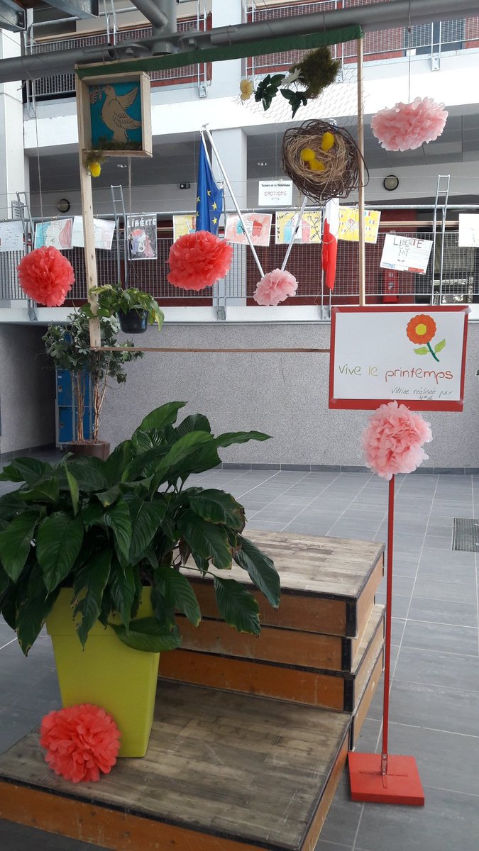 BarnabeEthel's tweet photo. Bel accueil sur le collège Stendhal quand on doit faire un point avec le gestionnaire ! https://t.co/Lz97iALcbF