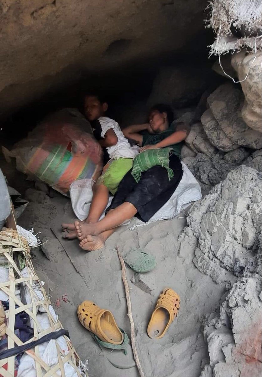 zoyaphan's tweet photo. Thailand @MFAThai is breaking international refugee law by forcing these refugees back to conflict zone. Villagers in Mutraw escaped Burma Army's air strikes, many fled to Thailand for sanctuary. Thai gov forced them back to Burma.

#WhatsHappeninglnMyanmar 
#MilkTeaAlliance https://t.co/OiG6xPvyls
