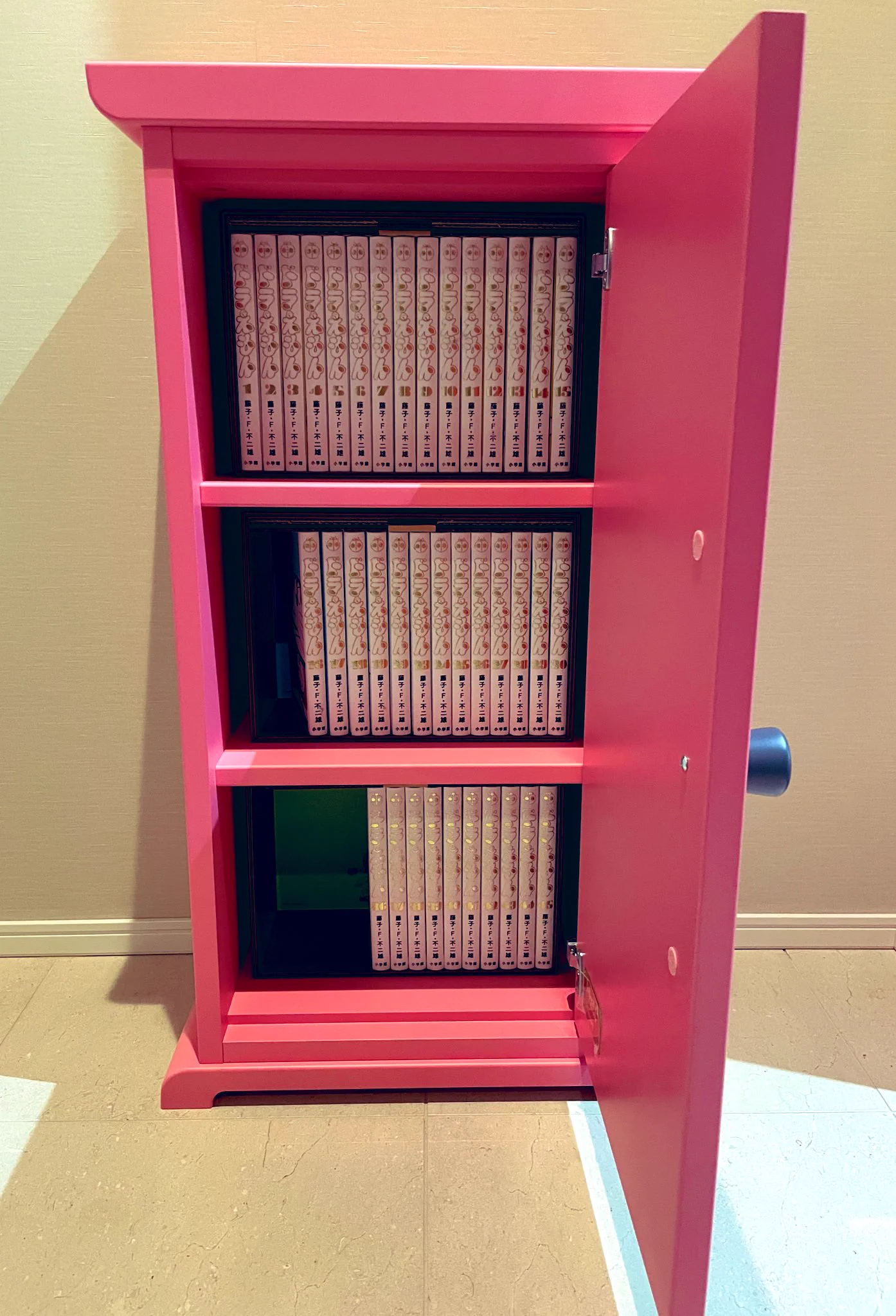 こんな本棚が欲しい！？未来デパートから届いたどこでもドアｗｗ