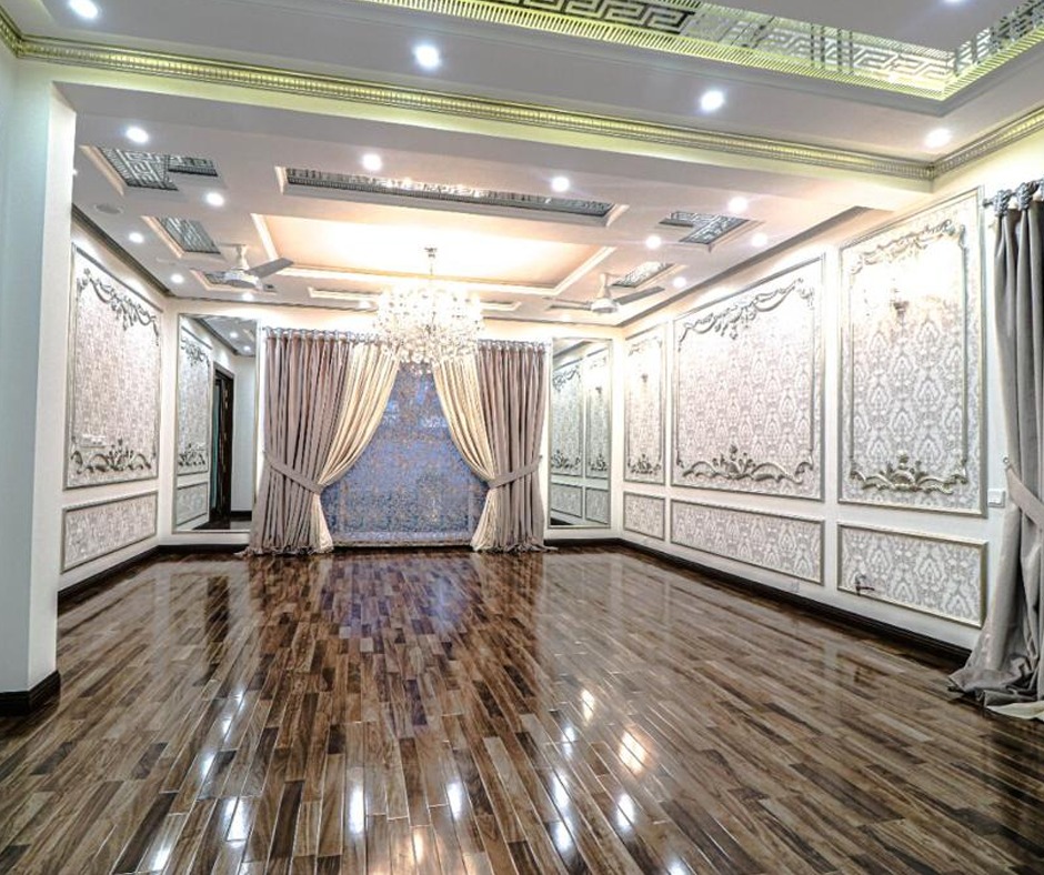 HomesPakistan's tweet photo. 1 Kanal Brand New Modern #Bangalow #forsale In DHA Phase 3 #Lahore.
Lavish Design Brand New Galleria Design Bangalow with full basement.
✅ 6 Bedrooms 
✅ 7 Bathrooms
✅ 3 Kitchens
✅ 5 parking spots
✅ Home Theater
📲0320 4514151
▶️https://t.co/dYnhCQ3MDN
#Pakistan #RealEstate https://t.co/QIwtmH71vB
