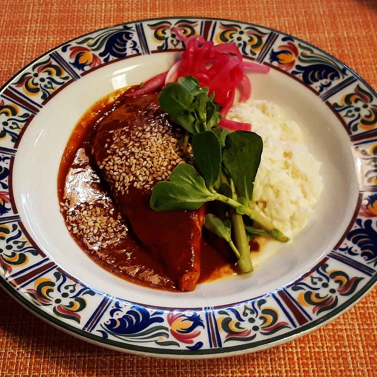 AquiconAndy's tweet photo. Pollo con Mole con Risotto de Coliflor
Muy rico, saludable y delicioso.
¡México lindo y querido!
¡Les deseo el mejor dia posible!
#risotto #polloconmole #enfamilia #Mexico https://t.co/cmTnj4Lvqq
